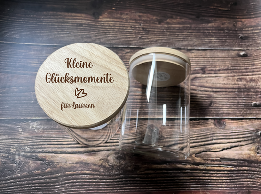 Vorratsglas mit gelasertem text im deckel "Kleine Glücksmomente für Wunschname"