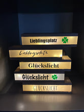 Lade das Bild in den Galerie-Viewer, Lichtleiste LED Acryl Glückslicht Lieblingsplatz Kleeblatt
