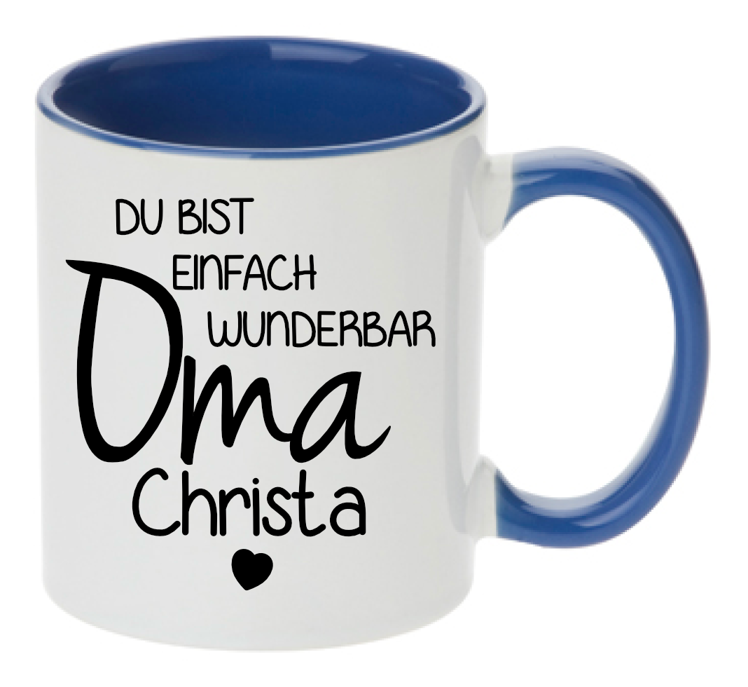 Blaue Tasse mit Spruch Du bist einfach wunderbar Oma und dem Wunschnamen darunter mit schwarzem Herz